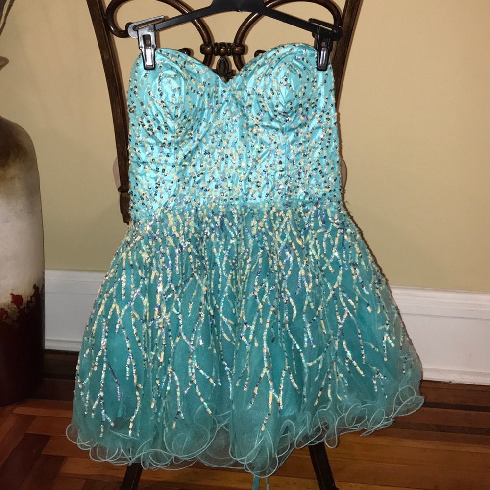 short party dress (prom/school dance)